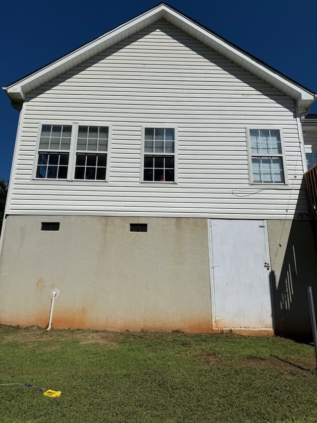 Gallery photos for Stunning House Transformation with Expert Cleaning: Image #1