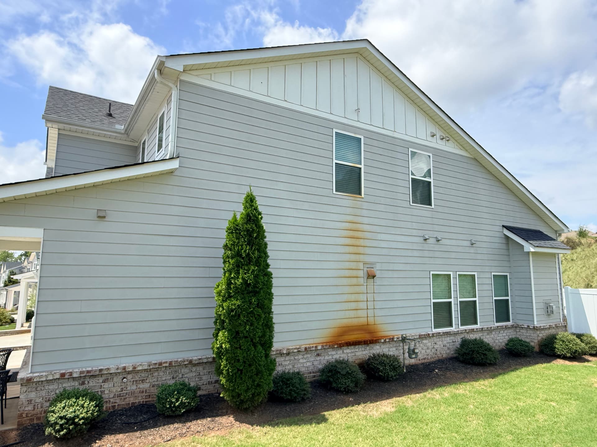 Gallery photos for Rust Stain Removal on Home Siding - Before and After: Image #2