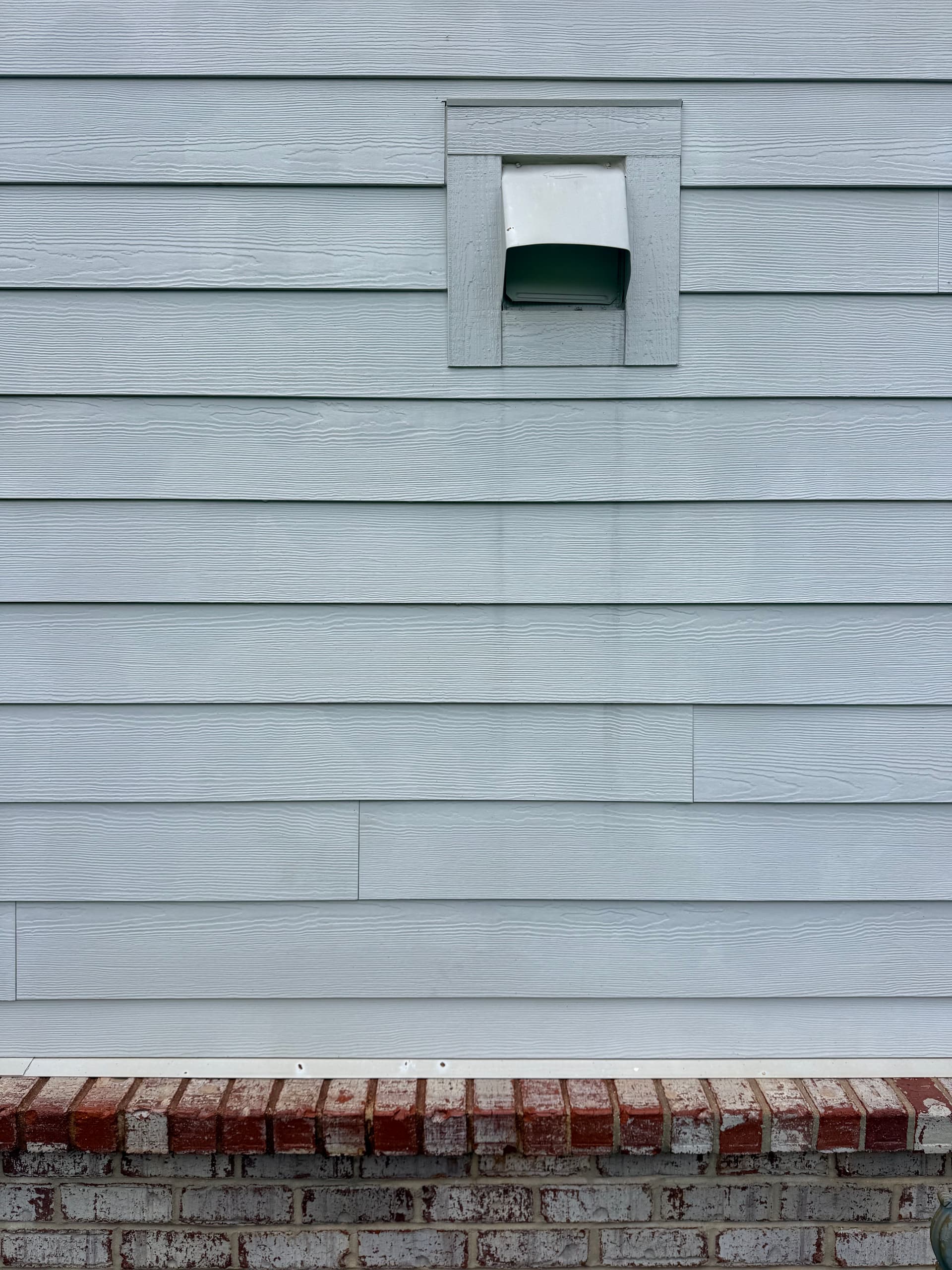 Gallery photos for Rust Stain Removal on Home Siding - Before and After: Image #1