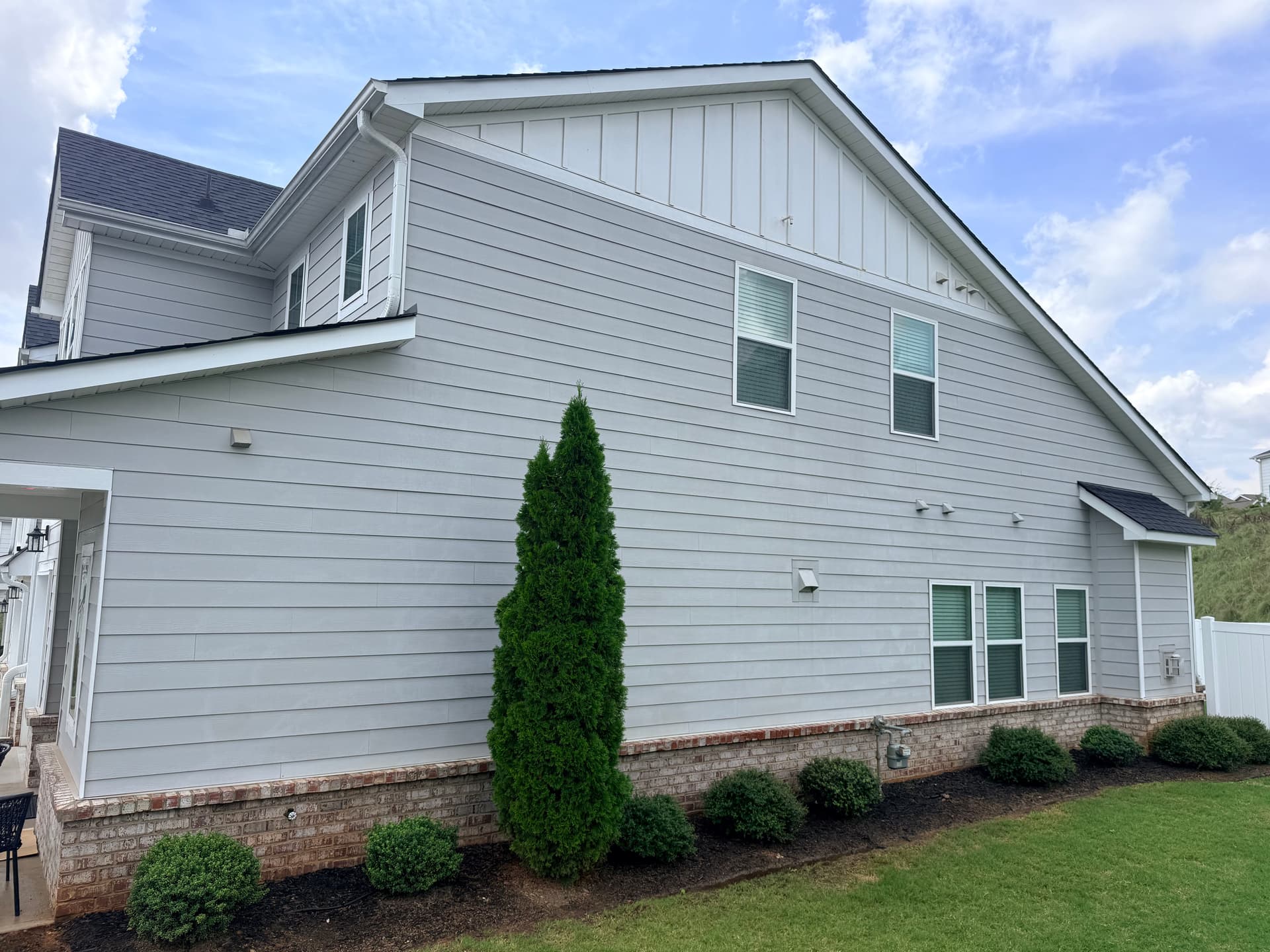 Gallery photos for Rust Stain Removal on Home Siding - Before and After: Image #3