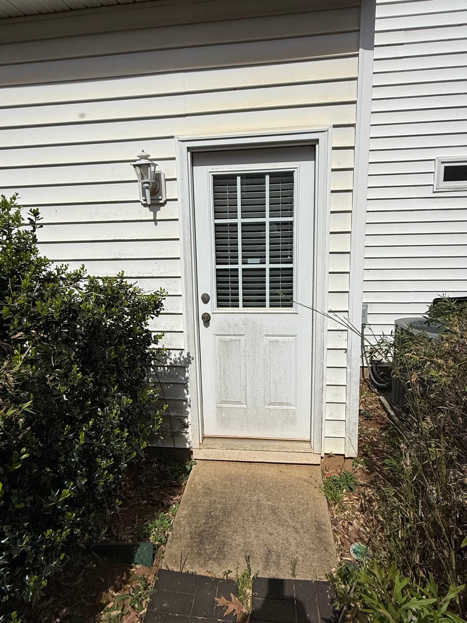 Gallery photos for Patio, Entryway, and House Softwash Clean Up: Image #4