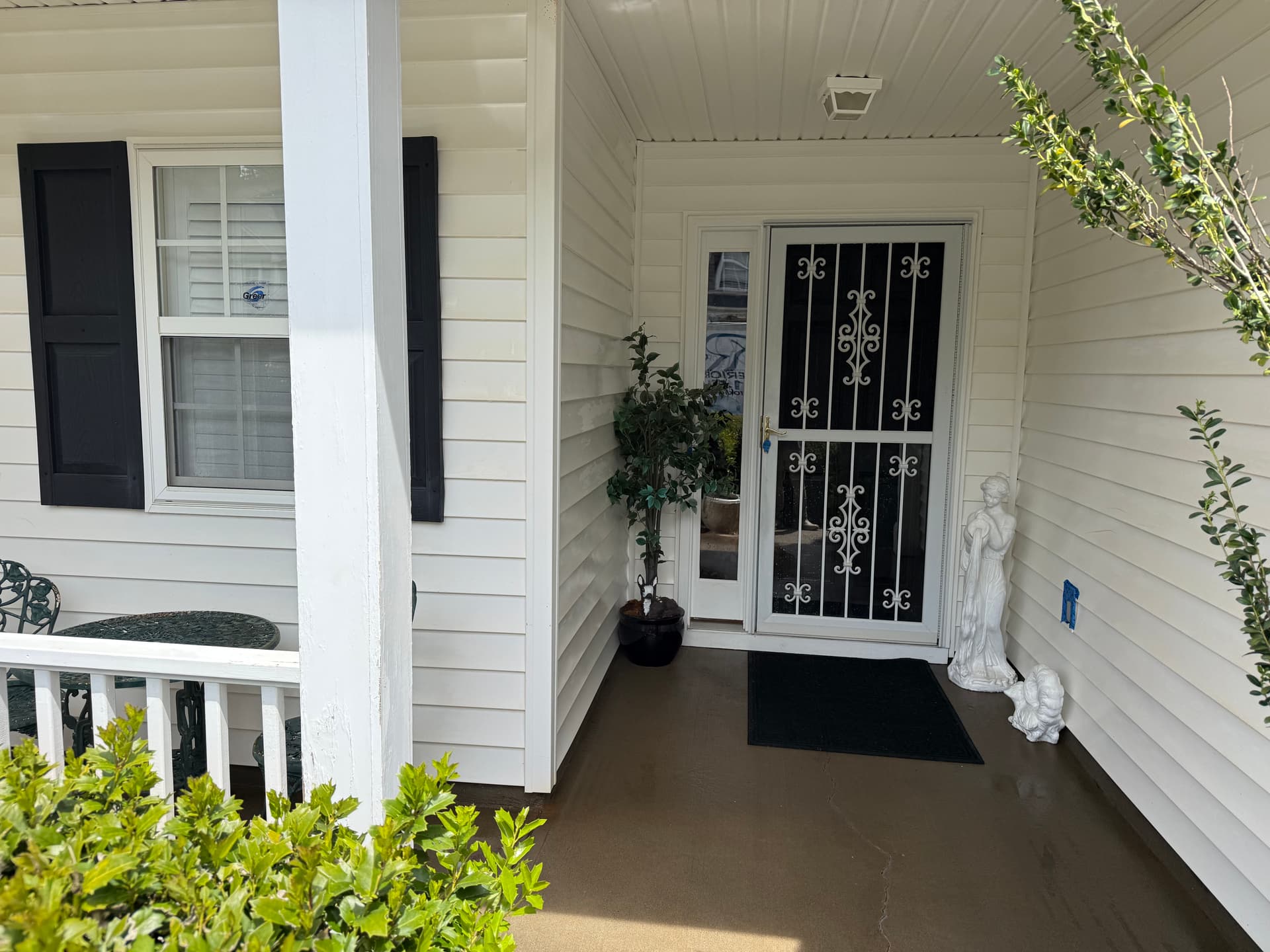 Gallery photos for Patio, Entryway, and House Softwash Clean Up: Image #7