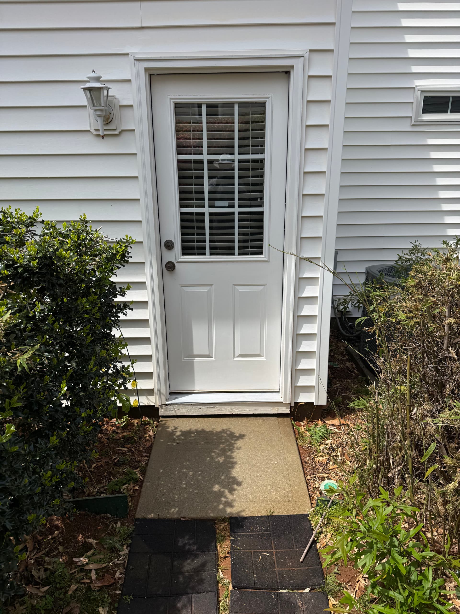 Gallery photos for Patio, Entryway, and House Softwash Clean Up: Image #5