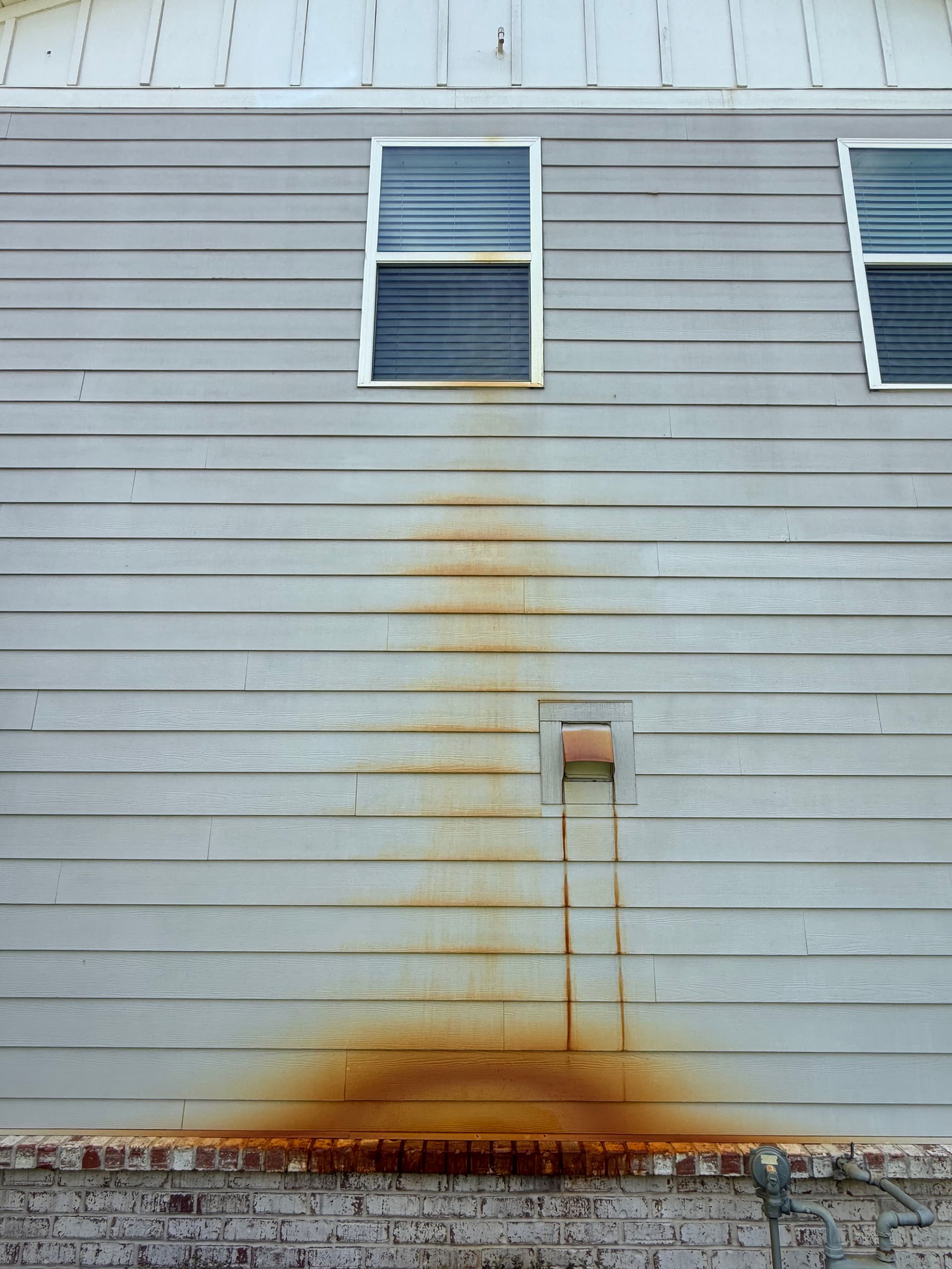 Gallery photos for Rust Stain Removal on Home Siding - Before and After: Image #4
