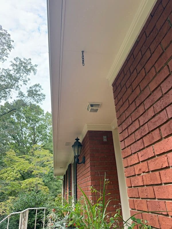 Gallery photos for Soffit Softwashing Brings Pure Brilliance Back: Image #3
