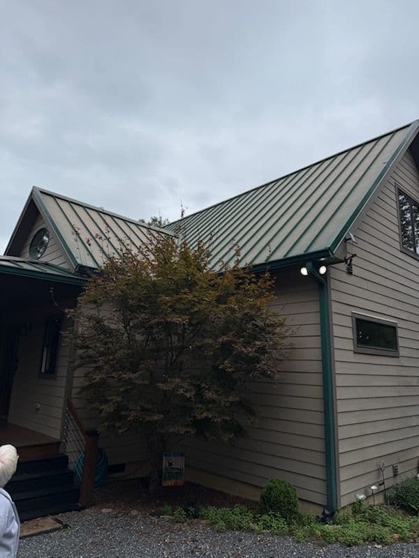 Gallery photos for Brightening Up Your Roof with Oxidation Removal: Image #2