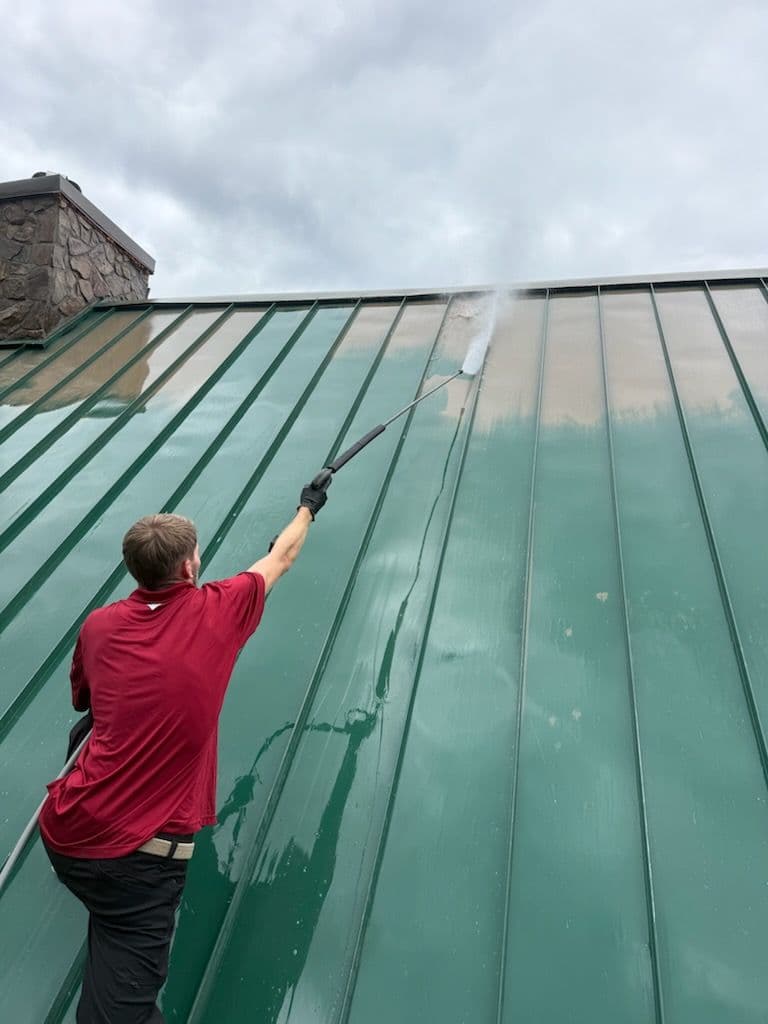 Gallery photos for Brightening Up Your Roof with Oxidation Removal: Image #3