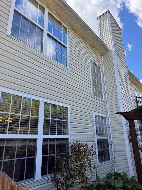 Gallery photos for Improving Curb Appeal: House Washing for Pristine Siding: Image #2