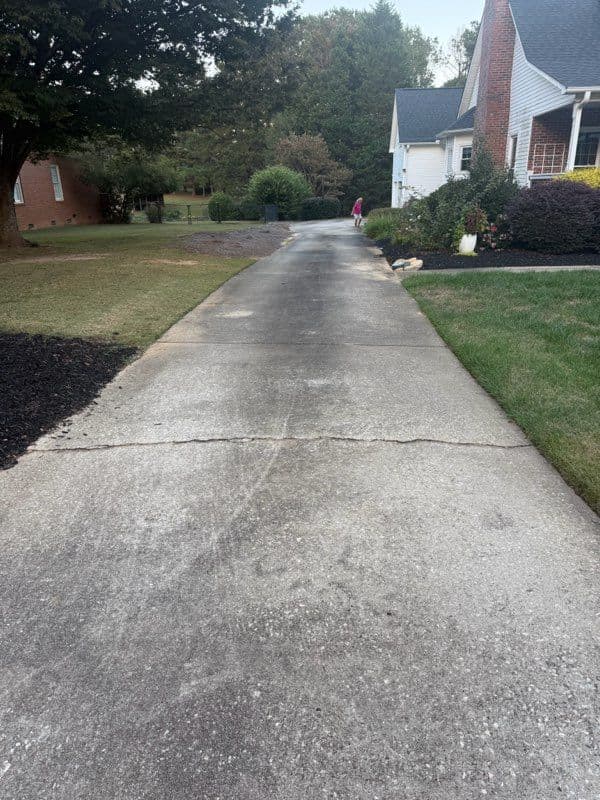 Gallery photos for Fresh Look for Your Driveway and Sidewalk: Image #3