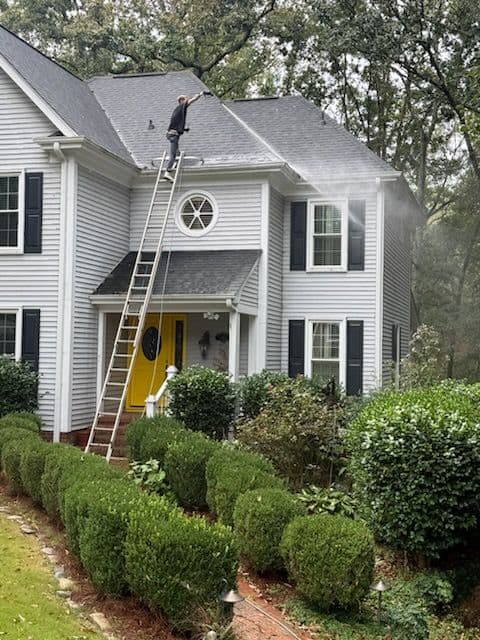 Gallery photos for Expert Roof and Gutter Care in Action: Image #2