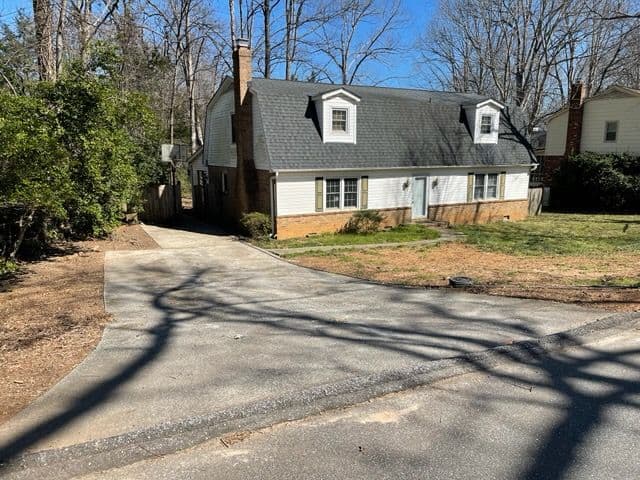 Gallery photos for Expert Roof and Driveway Cleaning Service: Image #1