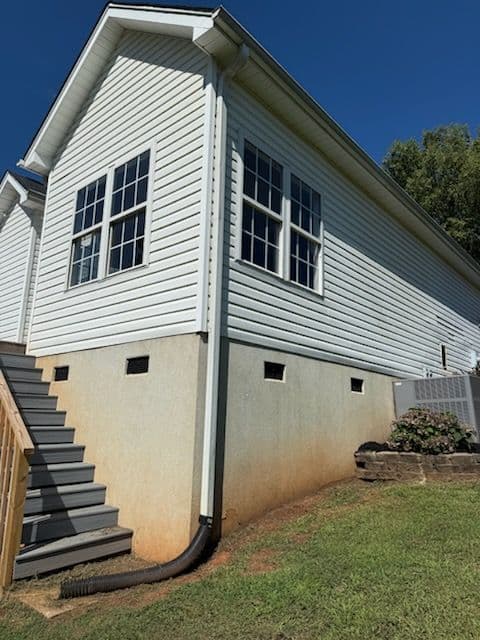 Gallery photos for House Washing Removes Stubborn Stains: Image #1