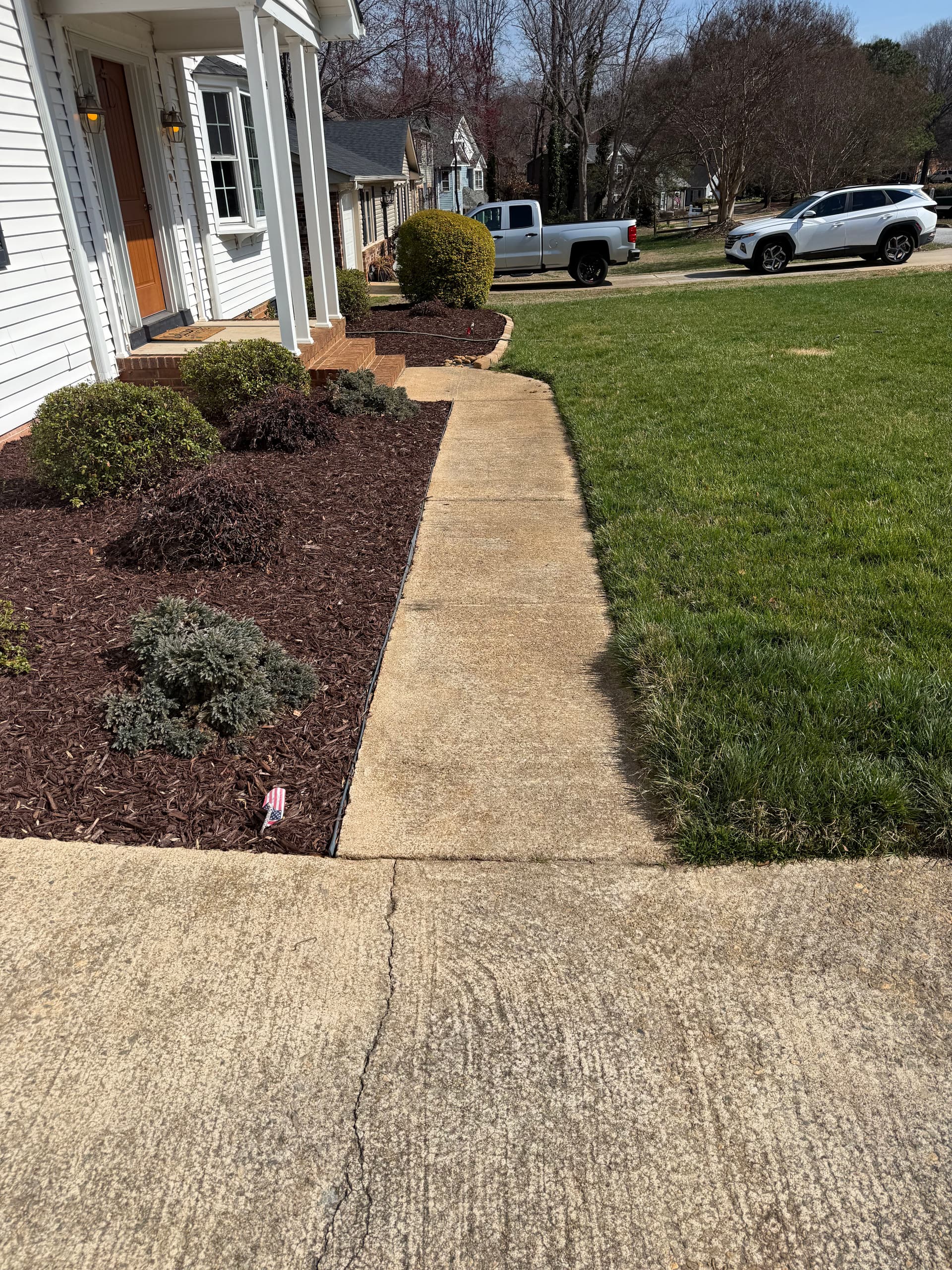 Gallery photos for Driveway and Walkway Pressure Washing: Image #2