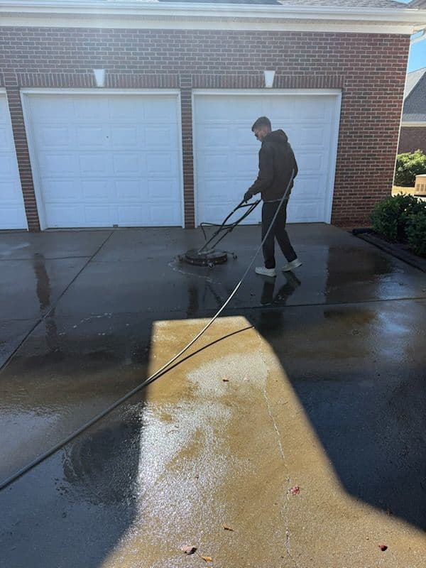 Gallery photos for Gutter Cleaning and Driveway Refresh: Image #1
