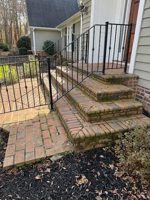 Gallery photos for Enhancing Curb Appeal with Brick Step Cleaning: Image #3