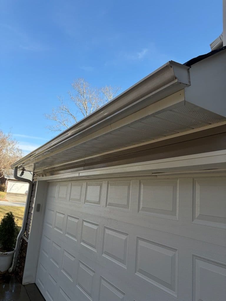 Gallery photos for Enhanced Efficiency with Clean Solar Panels and Gutters: Image #1