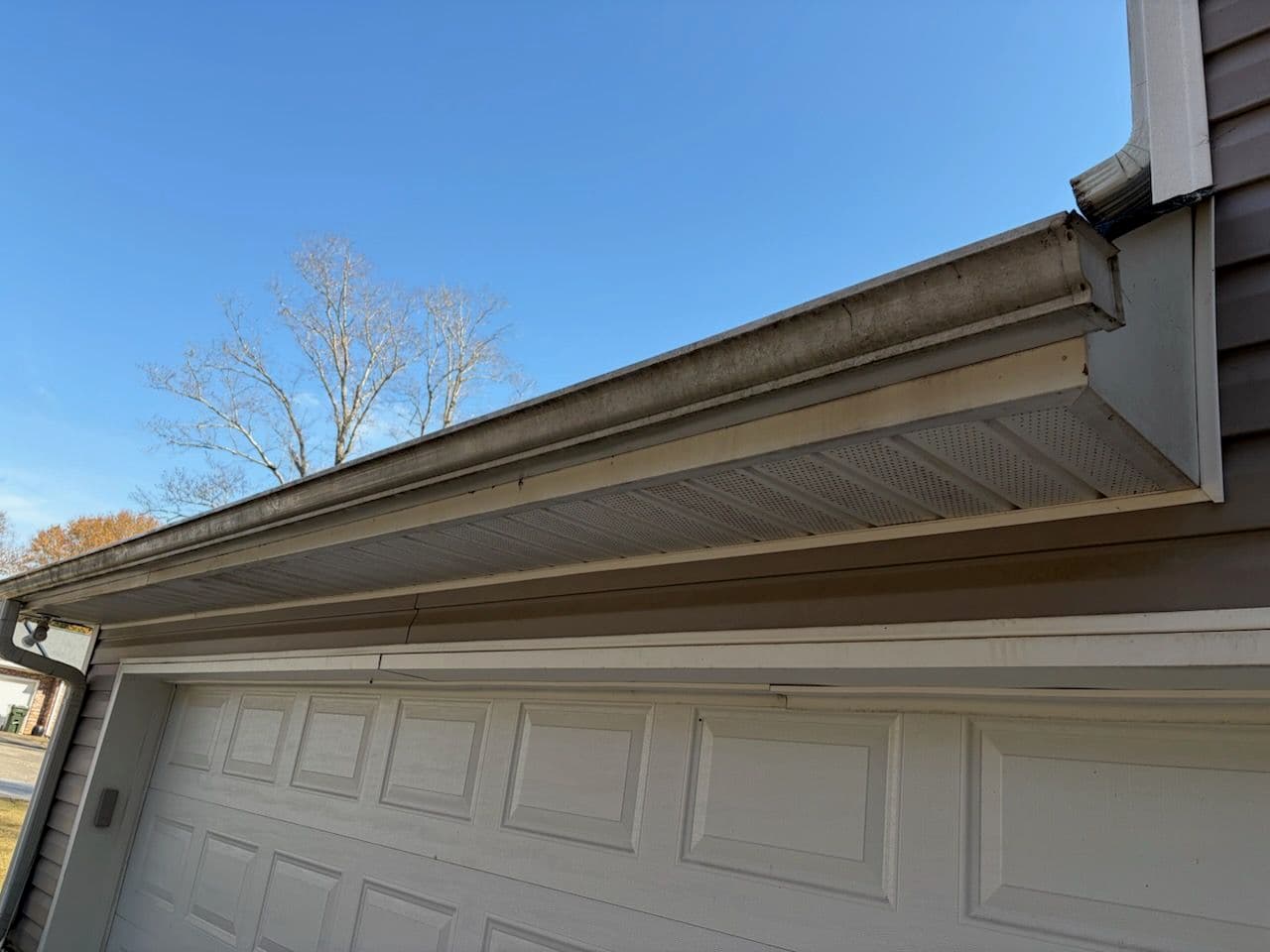 Gallery photos for Enhanced Efficiency with Clean Solar Panels and Gutters: Image #3